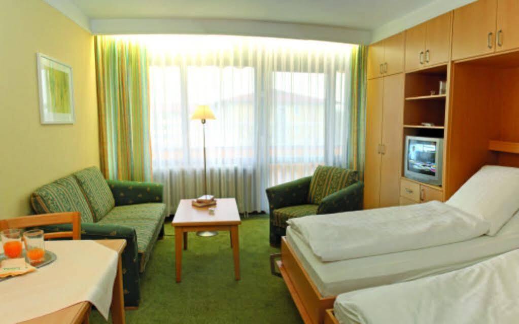 Appartment Hotel Victoria บาดฟึสซิง ภายนอก รูปภาพ